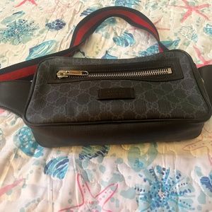 GUCCI Black GG Supreme Belt Bag
